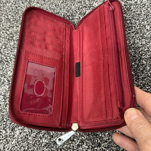 Liz Claiborne Red Wallet - Picture 3 of 6